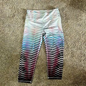 Athleta cropped leggings size medium…never worn just no tags.